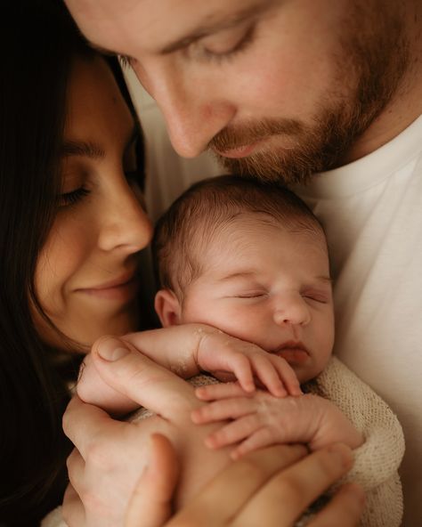 Newborn chronicles 🤍 #newbornphotography #newbornbaby #thebabyyears #dorsetphotographer #dorsetnewbornphotographer #naturalnewbornphotography #mumtobe2024 #authenticnewbornphotography #candidchildhood #magicalchildhood #magicalchildhoodmoments #weymouth #dorsetmum #dorsetmums #dorsetmums Neutral Family Newborn Pictures, Posing With Newborn, Newborn Mom Photos, Cozy Home Newborn Photos, Newborn Baby Photography Christmas, Nursery Newborn Photos, Newborn Photography With Dog, Infant Family Pictures, Nursery Newborn Photoshoot