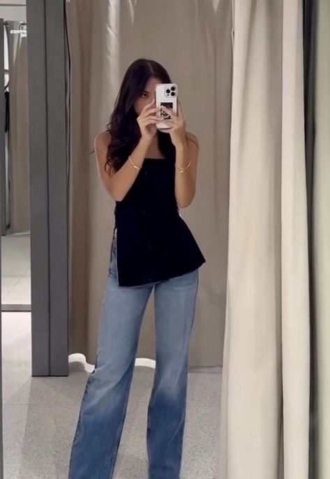 Dress Pants Outfits Summer, Split Hem Top, Black Strapless Top Outfit, Black Vest Top Outfit, Tita Outfit Ideas, Tita Fits, Strapless Top Outfit, Corean Style, Outfit Ideas Casual