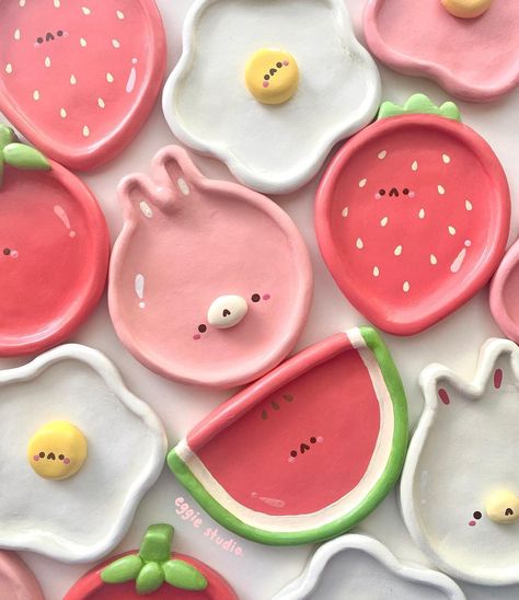 Cute Clay Dishes, Cute Crafts Paper, Cute Diys For Your Room, Cute Things To Make With Clay, Cute Ceramics Ideas, Aesthetic Clay Art, Things To Do With Clay, Air Dry Clay Coasters, Clay Crafts Ideas