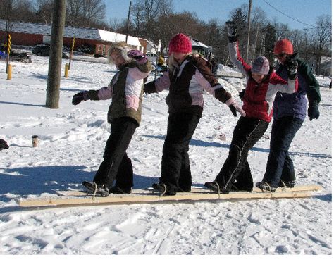 Make a 6 or 8 legged ski race with a 2x4 and some rope.  Eric will need to help me with this one. Outdoor Winter Activities For Adults, Beer Olympics Party, Cabin Activities, Beer Olympic, Snowmen Activities, Apres Ski Party, Winter Carnival, Ski Racing, Winter Outdoor Activities