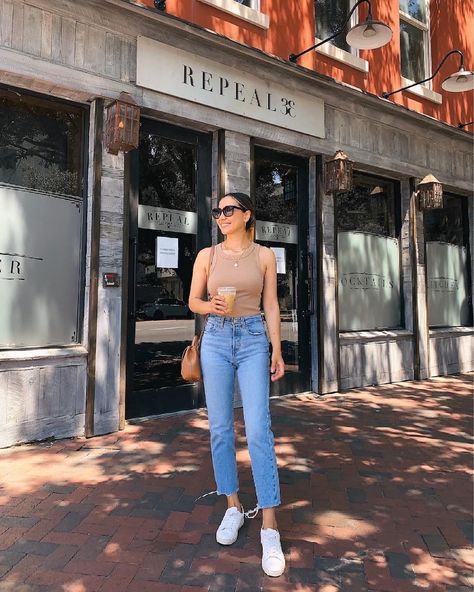 6 Ways to Wear the Levi's Wedgie Jeans for the Summer - LIFE WITH JAZZ Wedgie Jeans Outfit, Life With Jazz, Straight Jeans Outfit, Levis Wedgie Jeans, Wedgie Jeans, Mini Outfit, Most Comfortable Jeans, Sunglasses Outfit, Classic Sweater