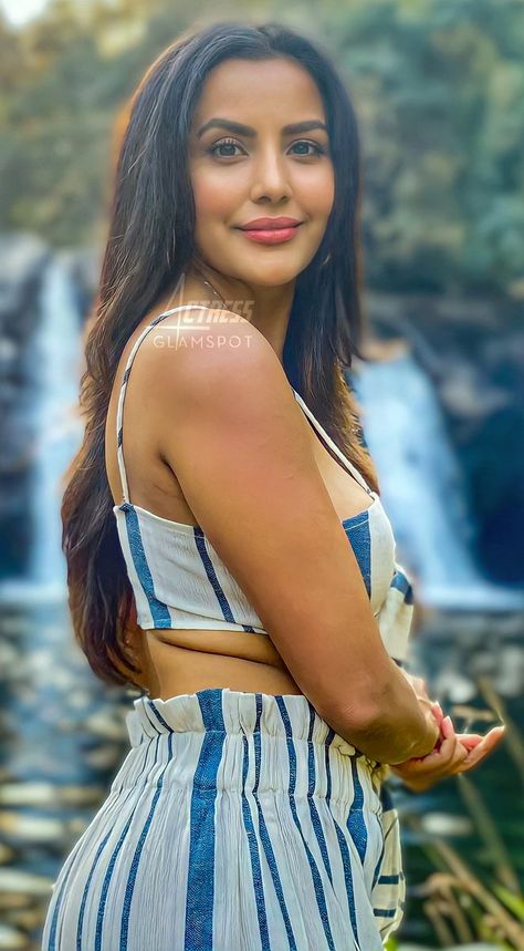 Deepika Padukone Latest, Priya Anand, All Actress, Neha Sharma, Striped Two Piece, Life Hacks Beauty, Kajal Agarwal, Indian Gowns, South Actress