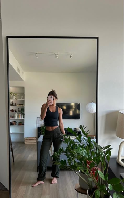 Dance Studio Mid-rise Full Length Pant, Lululemon Dance Studio Pants Outfit Aesthetic, Dance Teacher Aesthetic Outfit, Lulu Mom Outfit, Lululemon Outfit Joggers, Black Lululemon Joggers Outfit, Dance Studio Lululemon Outfit, Lulu Lemon Pants Outfit, Lulu Lemon Studio Pants Outfit