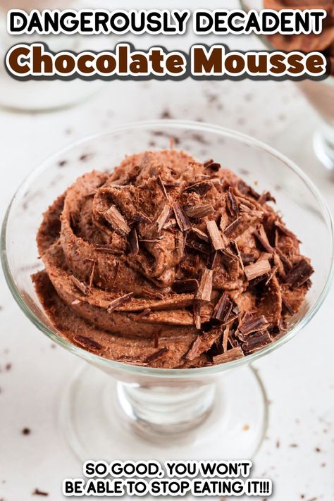 This rich and creamy No Bake Chocolate Mousse recipe is a super simple yet elegant dessert recipe! Easy to make with just four ingredients, it's the perfect chocolate dessert for any occasion! Cool Whip Chocolate Mousse, No Bake Chocolate Mousse, Emergency Chocolate, Chocolate Mousse Cups, Keto Chocolate Mousse, Fall Fun Food, Easy Thanksgiving Recipes, Easy Oatmeal, Chocolate Mousse Recipe