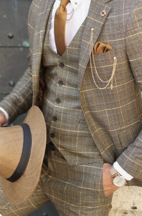 Black Suit Vest, Plaid Wedding, Mens Suit Style, Suits Groom, Dapper Suits, Classy Suits, Groom And Groomsmen Attire, Wedding Suits Groom, Brown Suits