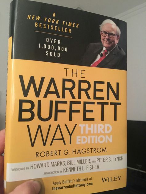 The Warren Buffet Way Warren Buffet Books, Howard Marks, Business Vision Board, Entrepreneur Books, Business Vision, Corporate America, Warren Buffett, Stock Trading, Book Reviews