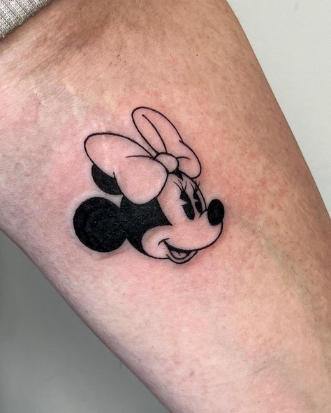 Minnie Mouse, Disney tattoo Mickey Minnie Mouse Tattoo, Minnie Mouse Small Tattoo, Minnie Mouse Outline Tattoo, Mickey Mouse Tattoo Stencil, Minnie And Daisy Tattoo, Mini Mouse Tattoo Designs, Minnie Mouse Ears Tattoo, Minnie Ears Tattoo, Mickey Tattoo Small