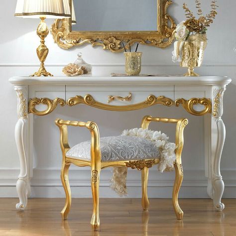 White dressing table with gold detailing Gold Bedroom Wall Decor, Dressing Table Design Modern, White And Gold Furniture, White And Gold Bedroom, Stylish Dressing Table, Modern Victorian Home, Victorian Home Ideas, Modern Dressing Table Designs, Modern Dressing Table