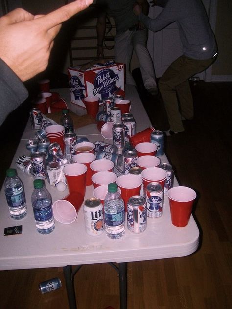 College Party Aesthetic, House Party Aesthetic, American Party, Alcohol Party, Party Aesthetic, College Aesthetic, College Parties, Alcohol Aesthetic, Creative Activities For Kids