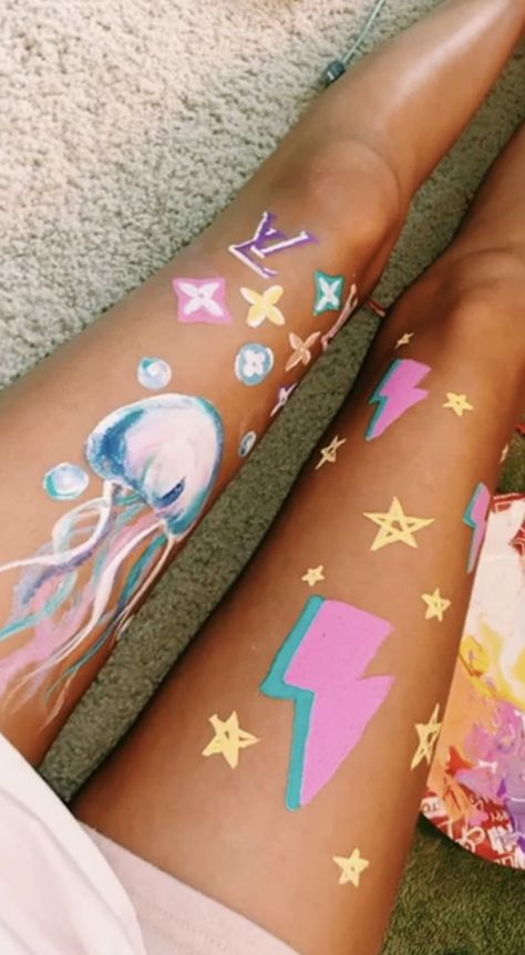 Paintings Tumblr, Summer Legs, Leg Art, Leg Painting, Human Body Art, Back Painting, Summer Painting, Summer Fun List, Cute Paintings