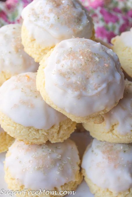 http://www.sugarfreemom.com/recipes/sugar-free-low-carb-italian-egg-biscuits/ Italian Easter Cookies, Low Carb Italian, Keto Easter, Galletas Keto, Italian Eggs, Egg Biscuits, Keto Italian, Postre Keto, Cookies Healthy