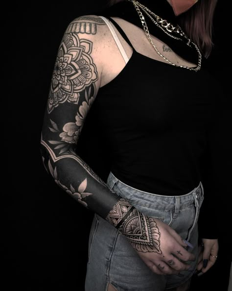 Black Out Tattoo Women, Black Tattoo Cover Up For Women, Blastover Tattoo Sleeve, Tattoo Blastover, Full Black Tattoo, Black Out Tattoo Cover Up, Black Out Cover Up Tattoo, White Over Black Tattoo Cover Up, Partial Black Out Tattoo