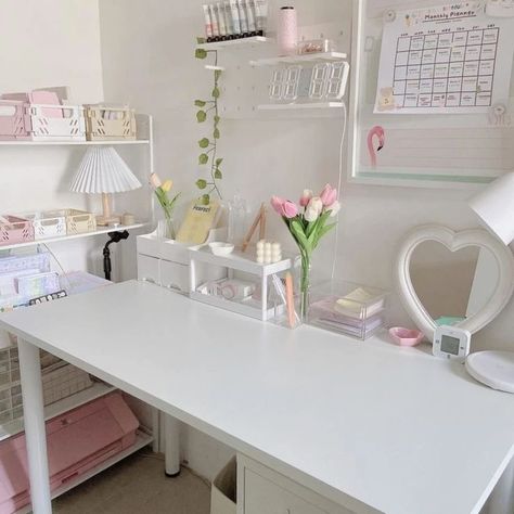 Home Office Ideas For Women, Office Desk Home, Study Desk Decor, Pastel Room Decor, Home Office Inspiration, Desk Home Office, Organization Home, Aesthetic Room Ideas, White Desk