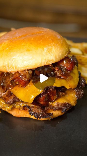 Bacon Jam Burger Recipes, Rib Burger, Jam Burger, Blackstone Ideas, Bacon Jam Burger, Burger Ingredients, Bacon Onion Jam, Pepper Bacon, Caramelized Bacon