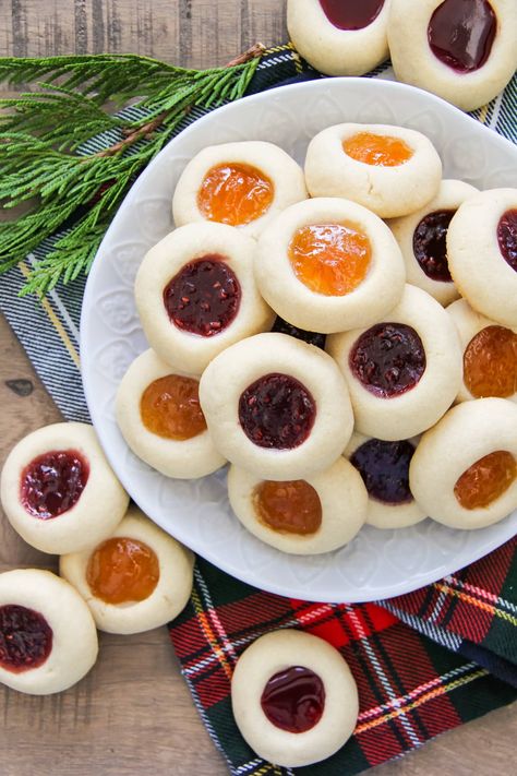 Cookie With Jam, Jam Thumbprint Cookies Recipe, Christmas Thumbprint Cookies, Christmas Thumbprint, Thumbprint Cookies Easy, Brown Sugar Shortbread, Mexican Hot Chocolate Cookies, Jam Thumbprint Cookies, Easy Jam