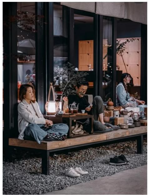 Japanese Cafe Design Coffee Shop, Japanese Outdoor Cafe, Japan Cafe Interior Design, Japanese Coffee Shop Aesthetic, Japan Coffee Shop Design, Japanese Coffee Shop Design, Japan Cafe Interior, Japanese Cafe Aesthetic, Japanese Cafe Design