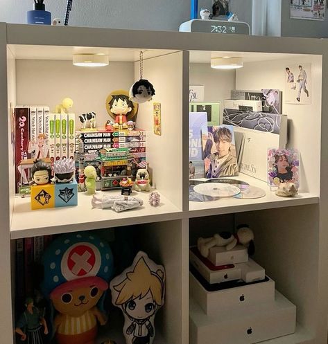 Trinkets Shelf, Otaku Room, Cute Room, Dekorasi Kamar Tidur, Pinterest Room Decor, Study Room Decor, Room Desk, Cozy Room Decor, Pretty Room