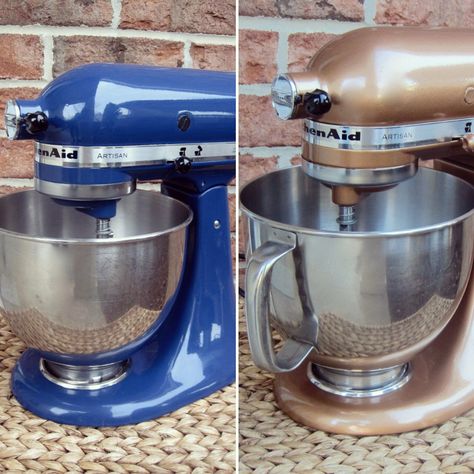 Spray Paint Your Kitchenaid Mixer - Hammered Copper Finish! Don't spend $600 for a different finish or color of your mixer. Instead, spend $8 and a little bit of your time and effort! See just how easy it is, thanks to The Project Lady! http://www.rustoleum.com/product-catalog/consumer-brands/universal/universal-hammered-spray-paint/ Rose Gold Kitchen Appliances, Painting Appliances, Kitchen Aid Recipes, Rose Gold Kitchen, Stand Mixers, Kitchenaid Mixer, Kitchenaid Stand Mixer, Paint Furniture, Hammered Copper