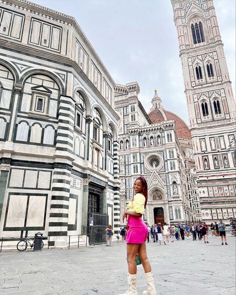 #florence #italianfoodbloggers #travelbloggers #lifestyleblogger #foodie #traveling #dome Florence Dome, City Aesthetics, Living Abroad, Italian Design, Florence, Photo Ideas, Italy, Architecture