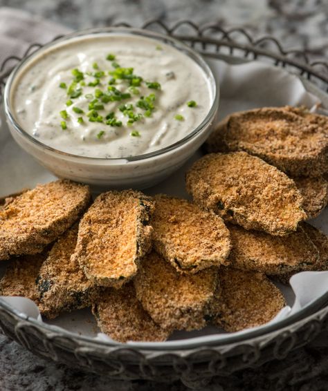 Buffalo Zucchini, Ranch Dipping Sauce, Raw Snacks, Raw Vegan Diet, Dip Sauce, Zucchini Chips, Ranch Dip, Raw Food Diet, Dehydrated Food