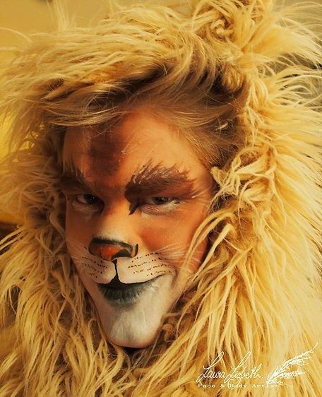 Face Paint Looks, Lion Face Paint, Lion Makeup, The Wizard Of Oz Costumes, Animal Face Paintings, Lion Witch Wardrobe, Witch Wardrobe, Creepy Costumes, Theatre Makeup