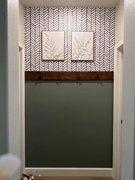 Speckled Accent Wall, Ivy Living Room Decor, Diy Laundry Room Door Ideas, Accent Laundry Room Wall, Grey Half Wall Panelling, Accent Walls For Hallway, Accent Walls In Small Spaces, Green Accent Wall Entryway, Accent Wall End Of Hallway