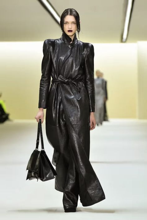 Fall 2023 Ready To Wear, Balenciaga Leather, Long Leather Coat, 2023 Ready To Wear, Fall 2023, Fashion Show Collection, Coat Fashion, Leather Coat, Couture Fashion