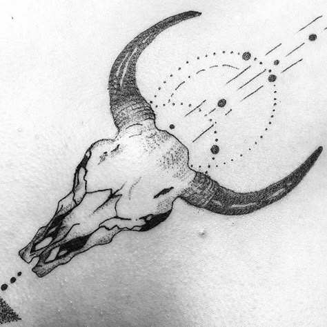 Skull Tattoo Drawing, Bull Skull Tattoo, Cow Skull Tattoos, Bull Skull Tattoos, Tatuagem Masculina Pequena, Bull Tattoos, Taurus Tattoos, Western Tattoos, Aries Tattoo