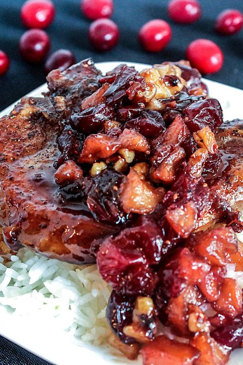 Apple Cranberry Pork Chops, Apple Cranberry Pork Tenderloin, Christmas Pork Chops, Pork And Apple Cider Recipes, Pork With Cranberry Sauce, Cranberry Apple Pork Chops, Cranberry Apple Pork Tenderloin, Cranberry Apple Relish, Cranberry Pork Chops