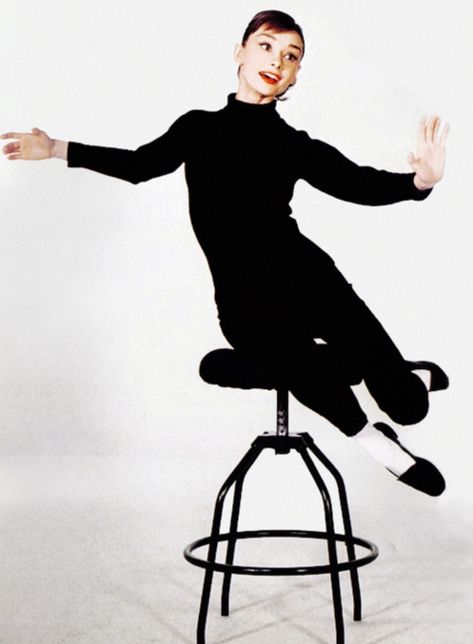 Funny Face Audrey Hepburn, Funny Face Audrey, Funny Face Movie, Audrey Hepburn Funny Face, Audrey Hepburn Style, Hepburn Style, Richard Avedon, Fred Astaire, Funny Face