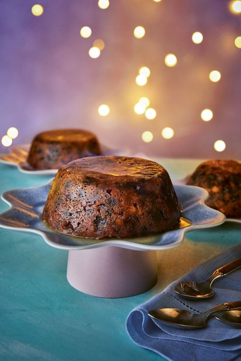 Best Christmas Pudding Recipe, Guest Recipes, Mini Christmas Puddings, Christmas Pudding Recipes, Christmas Puddings, Gluten Free Christmas, Jamie Oliver Recipes, As You Like It, Mason Cash