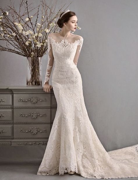 Kasut Pengantin, Dresses Simple, Gowns Wedding, Princess Wedding Dresses, Winter Wedding Dress, Vintage Bridal, Wedding Dress Inspiration, Beautiful Wedding Dresses, Wedding Dresses Simple