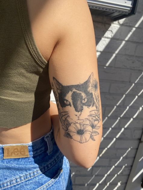 Black Cat Shoulder Tattoo, Gray And White Cat Tattoo, Black And White Cat Portrait, Cat Face Portrait Tattoo, Grey And White Cat Tattoo, Half Cat Face Tattoo, Black Cat Portrait Tattoo, Cat Tattoo Black And Grey, Cat Tattoo Black And White