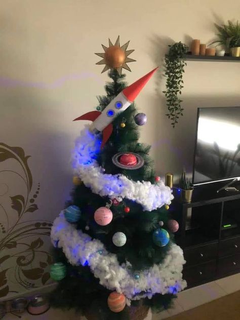 Solar System Christmas Tree, Space Themed Christmas Tree, Alien Christmas Tree, Space Christmas Tree, Space Tree, Tree Of Hope, Space Theme Preschool, Unusual Christmas Trees, Galaxy Room