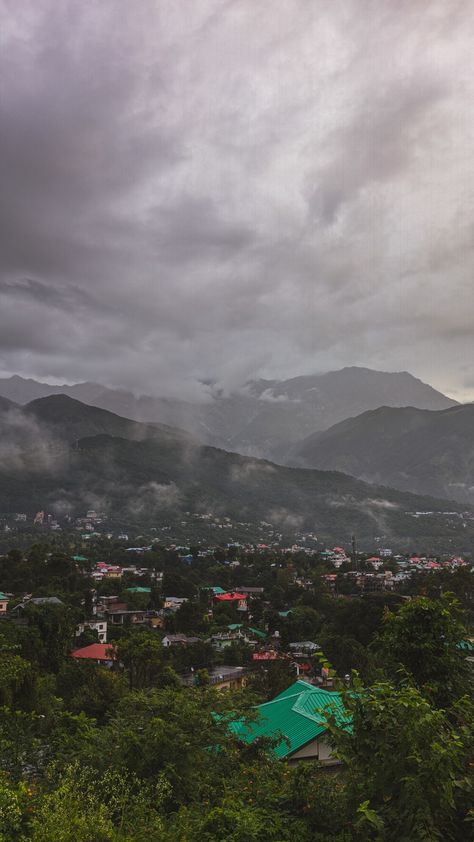 Rainy Season Aesthetic, Nature Snapchat, Rainy Mountains, Dharamshala Himachal Pradesh, Baby Boy Newborn Photography, Iran Pictures, Foggy Weather, Fall Landscape Photography, Mussoorie