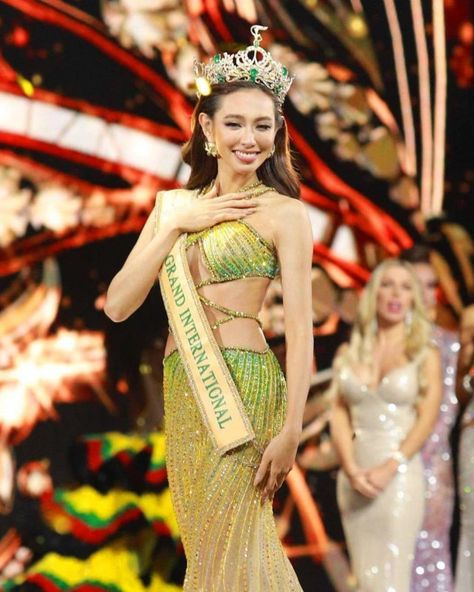 Gu thời trang của hoa hậu Hòa Bình Miss Grand International 2021 Thùy Tiên Miss Grand International 2021, Miss Grand International, Miss Vietnam, Instagram Couples, Miss Grand, Beauty Pageant, Beauty Queens, Influencer, Vietnam