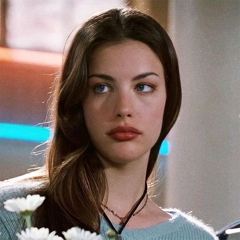 Liv Tyler Empire Records, Liv Tyler Hair, Liv Tyler 90s, Elisabeth Swan, Empire Records, 90s Girl, Liv Tyler, Look On, Pretty Woman