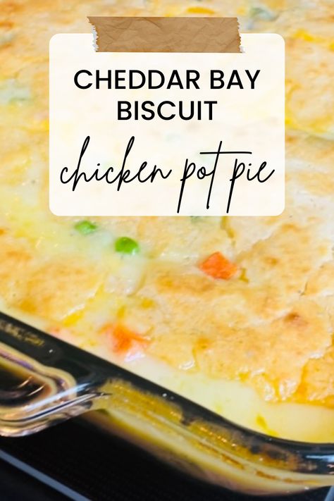 How to make Cheddar Bay Biscuit Chicken Pot Pie - Seasonal, Southern Living in Spanish Biscuit Recipe Southern, Restaurant Bread, Biscuit Pot Pie, Biscuit Chicken Pot Pie, Red Lobster Cheddar Bay Biscuits, Red Lobster Biscuits, Pot Pie Casserole, Chicken Pot Pie Casserole, Chicken Pot Pie Recipe