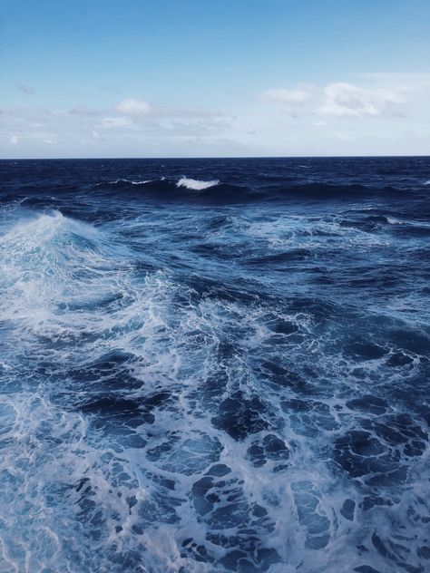 Navy Ocean Aesthetic, Light Ocean Blue Aesthetic, Blue In Nature Aesthetic, Ocean Blue Aesthetic Images, Mystical Ocean Aesthetic, Ocean Asthetics Photos, Navy Blue Ocean Aesthetic, Ocean Theme Aesthetic, Deep Blue Ocean Aesthetic