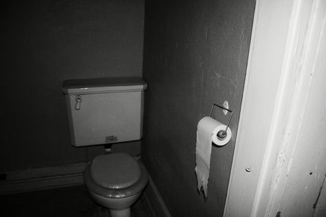 Scary bathroom Scary Sleepover Games, Aesthetic Wallpaper 2023, Scary Bathroom, Creepy Bathroom, Living Room Feature Wall, Room Feature Wall, Horror Images, Cool Toilets, Scary Sounds