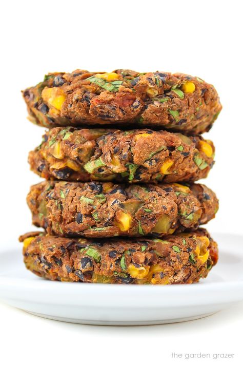 Southwest Black Bean Burger, Black Bean Burgers Recipe, Black Bean Burger Vegan, Homemade Black Bean Burgers, Spicy Black Bean Burger, Canned Corn Recipes, Corn Burger, Vege Burgers, Vegan Bean Burger