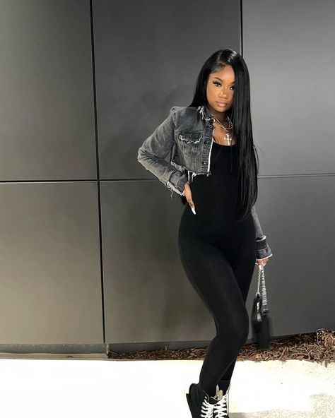 Grey Bodysuit Outfit Black Women, Winter Baddie Outfits Going Out, Grey Bodysuit Outfit, Bodysuit Outfit Ideas, Black Bodysuit Outfit, 2024 Photoshoot, Outfit Ideas Black Women, Tokyo Outfits, Juicy Couture Clothes