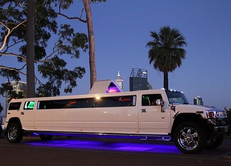 Prom Limo Aesthetic, Prom Transport, Limousine Interior, Prom Car, Limo Car, Luxury Limousine, Wedding Limo Service, Green Quinceanera, Blue Sweet 16