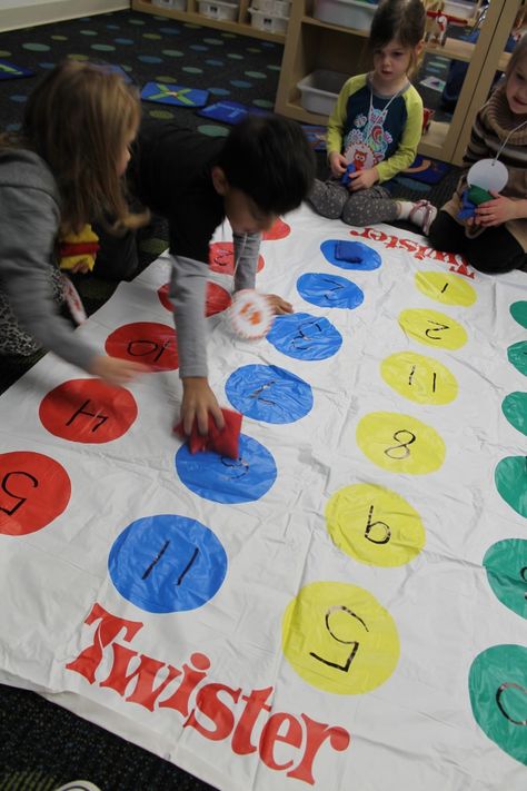 Bean Bag Activities, Make Flashcards, Sensory Integration Activities, Early Childhood Literacy, Cognitive Activities, Summer Math, Preschool Colors, Teaching Numbers, Learn Math