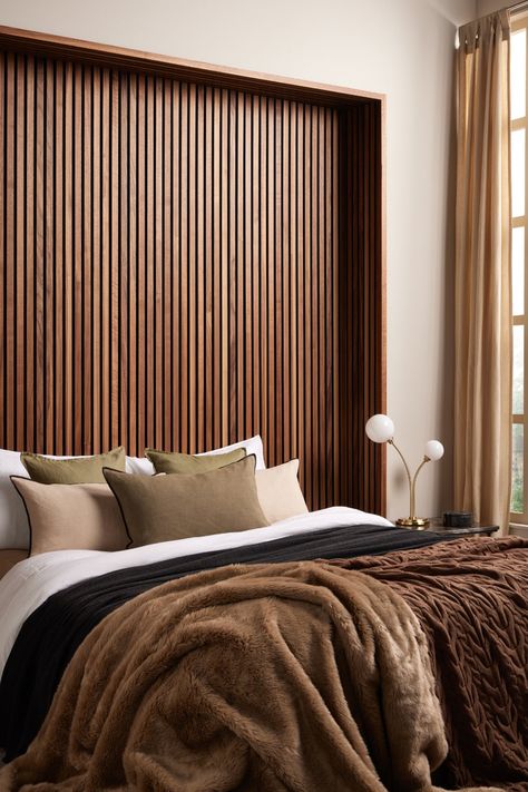 Modern Bedroom Color Ideas, Wood Slats Bedroom, Bedroom Wood Panel Wall, Minimalist Wall Panel, Walnut Bedroom Ideas Interior Design, Wood Paneled Bedroom, Acoustic Panel Bedroom, Wood Panel Walls Bedroom, Acoustic Panels Bedroom