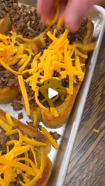 Weight loss plan on Instagram: "Cheeseburger Garlic Bread is an easy dinner recipe the whole family will love! INGREDIENTS 1 lb ground beef 1 chopped onion 1/2 tsp each of salt and pepper 1 tsp each onion powder and paprika 1 TBSP minced garlic 1 box garlic bread Shredded cheddar cheese Burger Sauce (1/2 cup mayo, 1/4 cup ketchup, 1/8 cup mustard, 1 TBSP sweet relish) 2 Chopped green onions INSTRUCTIONS Bake garlic bread in the oven following the directions on the package. I like to bake it a little bit longer than it calls for, so it is more toasted. Make homemade burger sauce by stirring together mayo, ketchup, mustard, and sweet relish. Set aside. Brown ground beef and onion in a skillet over medium high heat and add all seasonings. Once the beef is browned, drain grease, and add minced Cheese Burger Sauce, Bake Garlic, Homemade Burger Sauce, Bread In The Oven, Sweet Relish, Homemade Burger, Homemade Burgers, Baked Garlic, Cheese Burger