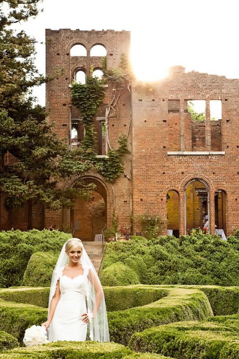 Barnsley Gardens, ATL wedding. Photography By / vuephotographyonline.com Wedding Venues Atlanta Ga, Atypical Wedding, Literature Wedding, Barnsley Resort, Barnsley Gardens, Southern Wedding Venues, Start Wedding Planning, Meridian House, Reception Planning