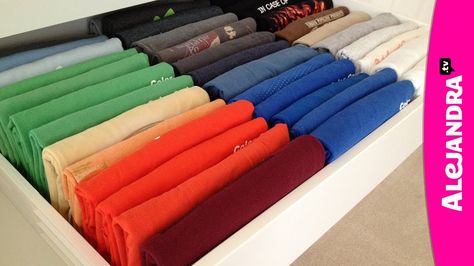 How to Organize Your T-Shirt Drawer - Coldwell Banker Blue Matter Fold Tshirts, Shirt Folding, Organization And Cleaning, Konmari Method, Organisation Hacks, Organizational Ideas, Organize My Life, Bedroom Organization, Small Closet