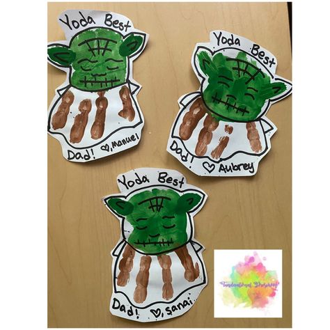 Yoda Handprint Art, Yoda Footprint Craft, Yoda Craft Preschool, Starwars Fathers Day Craft, Kids Father’s Day Painting Ideas, Kids Diy Gifts, Yoda Card, Father’s Day Art Super Hero, Yoda Best Dad