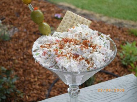 Dirty Martini Dip, Martini Dip, Snack Dip, Dirty Martini, Snacks Für Party, Yummy Dips, Party Food Appetizers, Dip Recipe, Appetizer Dips